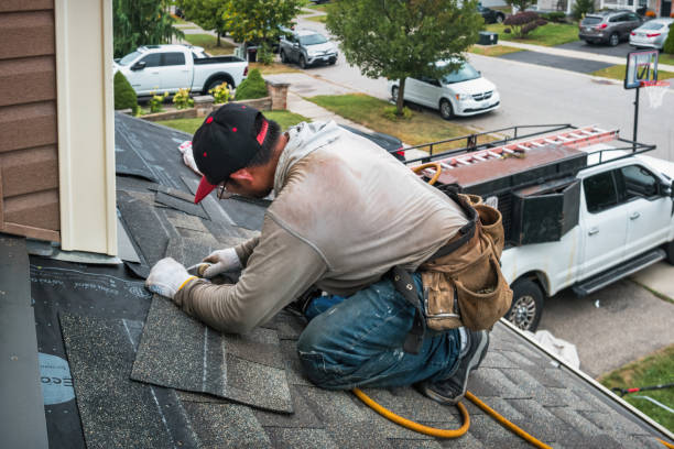 Professional Flat Roof Repair technician working in Elsinore, UT